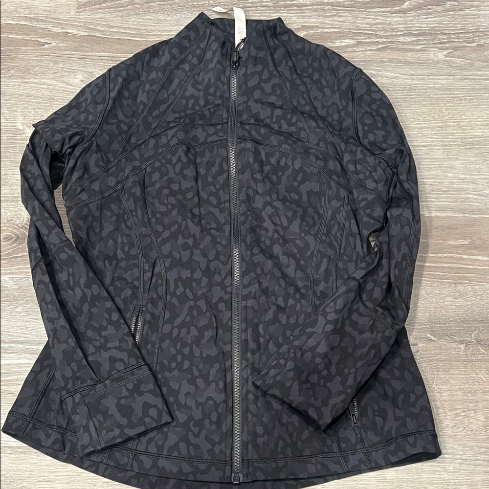 Lululemon Women's Black Patterned Jacket